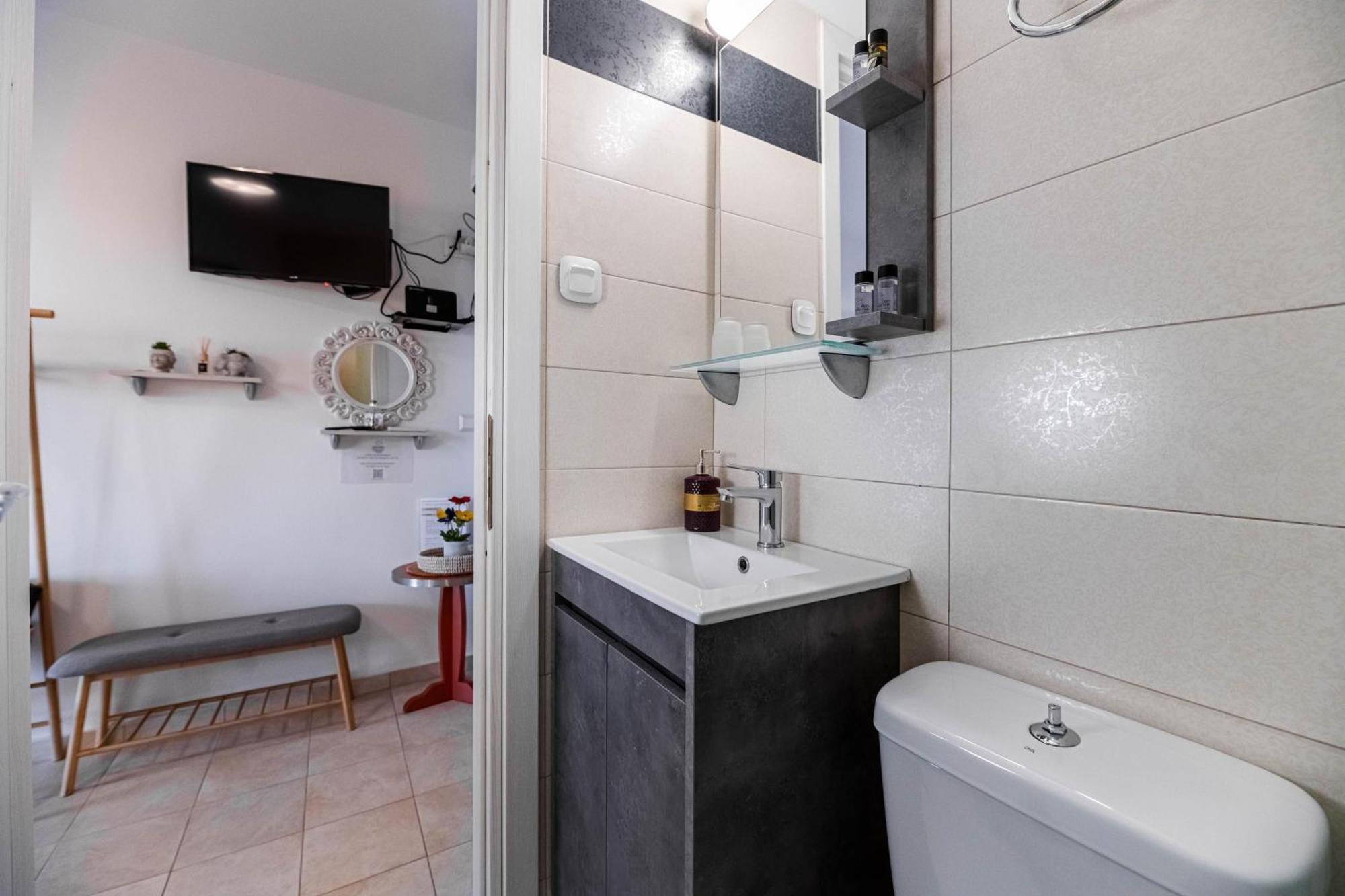 Aperanto Galazio Apartment Архангелос Экстерьер фото